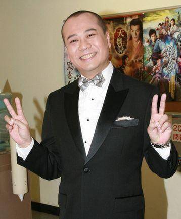 被賭王孫女倒追他卻渾然不知，婚後多年無子也很幸福