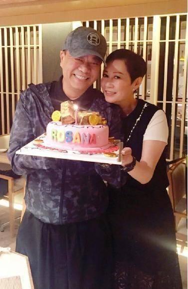 被賭王孫女倒追他卻渾然不知，婚後多年無子也很幸福