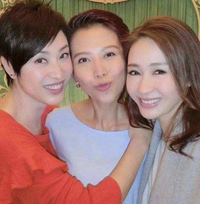 蔡少芬朱茵陳法蓉同框聚會！全帶丈夫幸福滿滿！10年情誼惹人羨