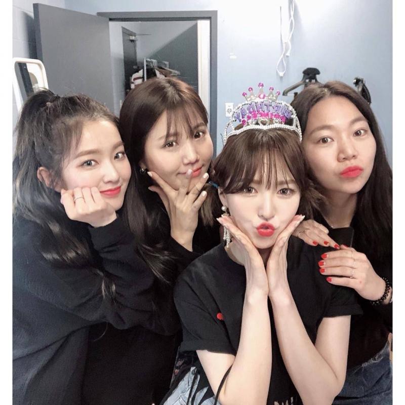 [Red Velvet][分享]190223 Wendy和造型師的合影公開溫暖的感情～