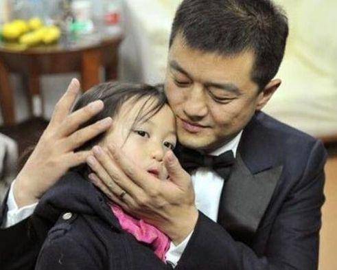 李亞鵬談及娶天后的代價，意外曝光「三女兒」，網友：三女兒姓王