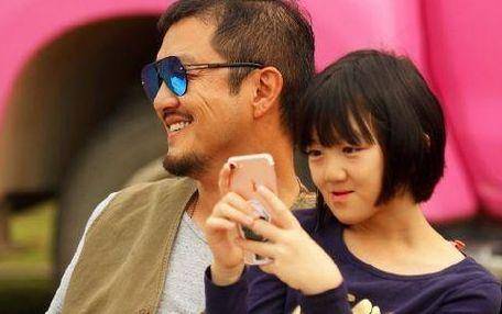 李亞鵬談及娶天后的代價，意外曝光「三女兒」，網友：三女兒姓王