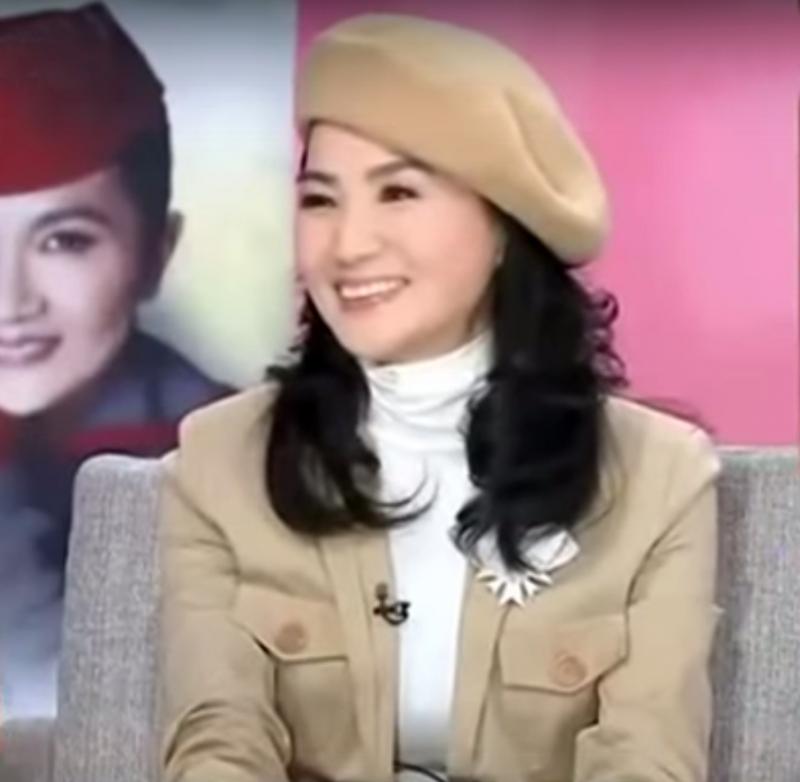 帽子天后「鳳飛飛」因肺癌去世享壽60歲！她哥哥爆料當年命理師批命「只願批到59歲」還說…命中注定啊