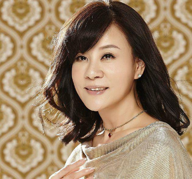57歲龍千玉29年瞞婚生子，兒女竟相繼遭遇不幸！6年後近況曝光，網友：雨過天晴！