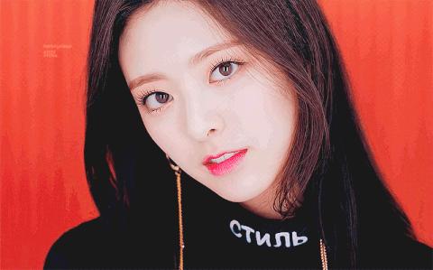 假裝忙內的TWICE，和假裝大姐的ITZY！誰才是JYP的忙內團？