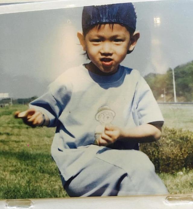 27歲的邊伯賢，乾的事情卻是3歲孩子行為，愛麗懷疑伯賢年齡造假