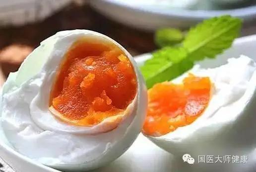 掌握此法，鹹鴨蛋都流油、帶沙！自己醃、選購都管用~這樣醃既不臭又不壞，方法簡單，不信你試試! 