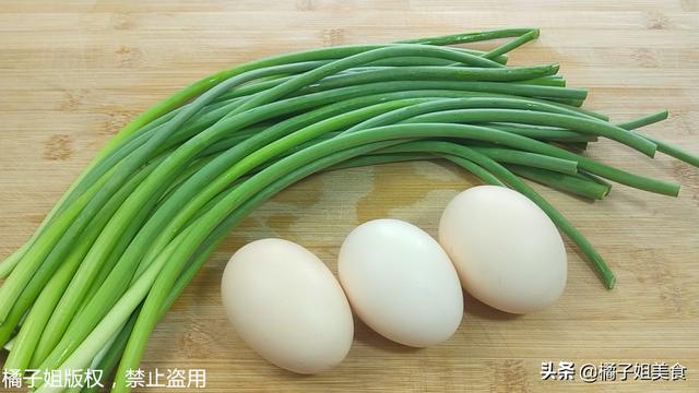 蒜苔這樣做太好吃了，教你秘製做法，營養又過癮，我家一周吃5次