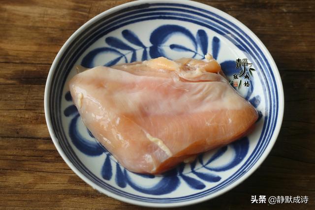 比牛肉便宜，比豬肉好吃，做法簡單，香嫩多汁，春天吃最好