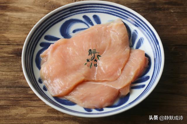 比牛肉便宜，比豬肉好吃，做法簡單，香嫩多汁，春天吃最好