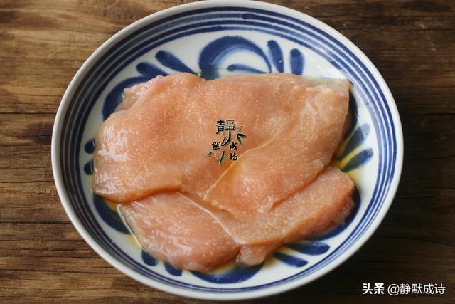 比牛肉便宜，比豬肉好吃，做法簡單，香嫩多汁，春天吃最好