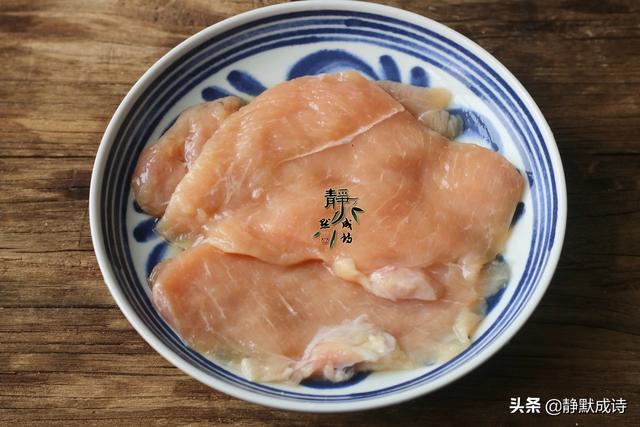 比牛肉便宜，比豬肉好吃，做法簡單，香嫩多汁，春天吃最好
