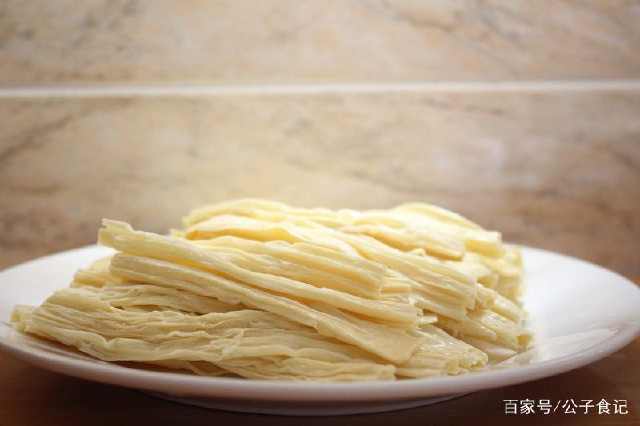 辣條不要出去買，自己在家做，0添加0失敗，麻辣鮮香，好吃又解饞