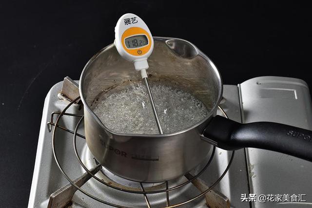 烤棉花糖冰淇淋，網紅新做法，在家周末可以做喔！