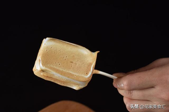 烤棉花糖冰淇淋，網紅新做法，在家周末可以做喔！
