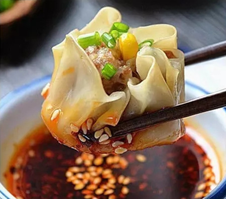 美食DIY-新鮮豬肉配上甜玉米和胡蘿卜，味道特別鮮美哦