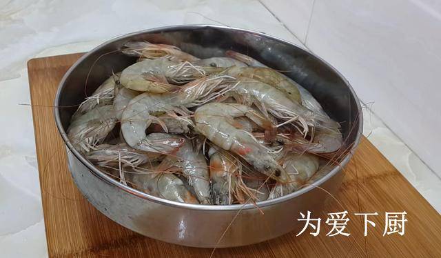 大蝦又出新吃法，教你簡單一做，比清蒸紅燒還好吃，全家都搶著吃