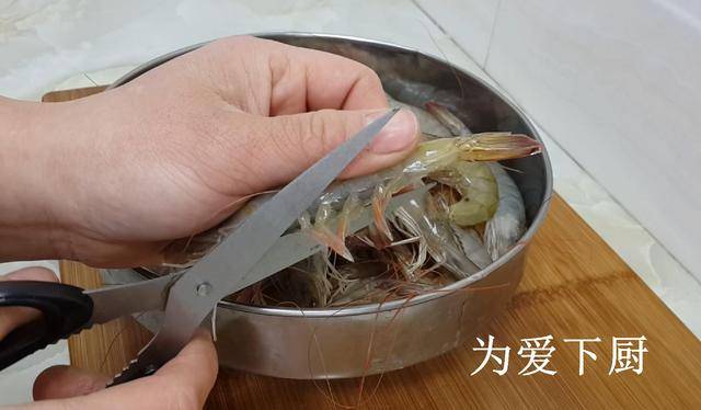 大蝦又出新吃法，教你簡單一做，比清蒸紅燒還好吃，全家都搶著吃