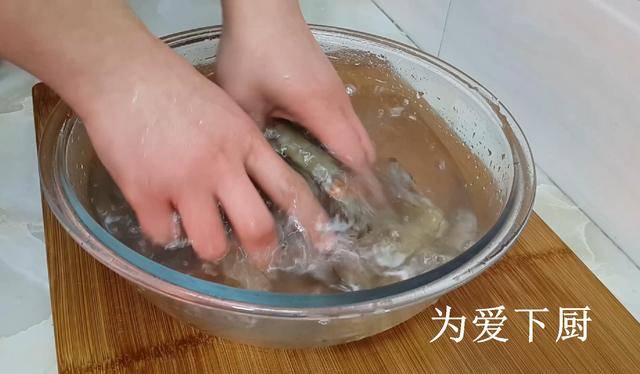大蝦又出新吃法，教你簡單一做，比清蒸紅燒還好吃，全家都搶著吃