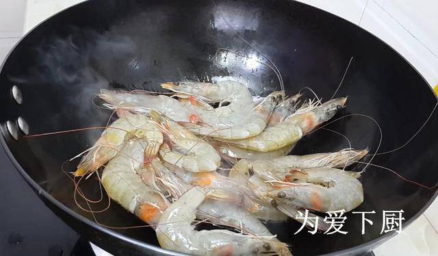 大蝦又出新吃法，教你簡單一做，比清蒸紅燒還好吃，全家都搶著吃