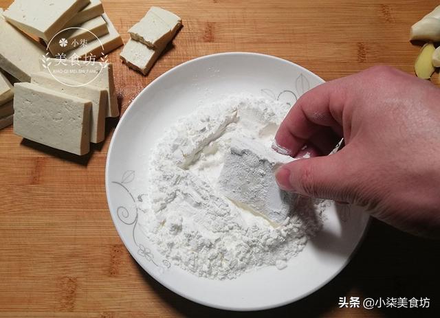 雞蛋打在豆腐里，這道菜火了，做法超級簡單，好吃的快要飛起來了