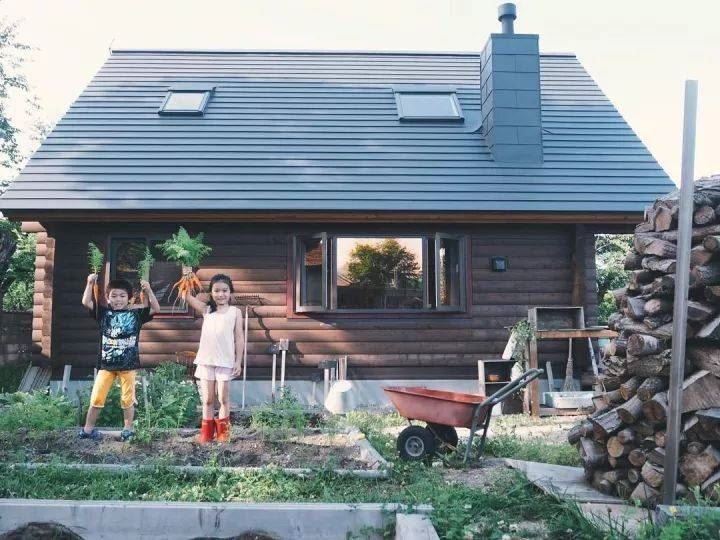 一家四口隱居在超美北海道過著「田園生活」，日常生活照吸引數十萬人追蹤！ 