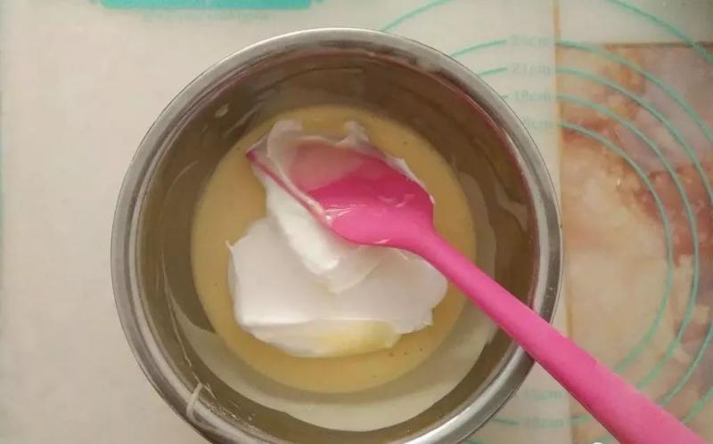 這款無油酸奶蛋糕，是店面暢銷單品哦！再不學就晚啦