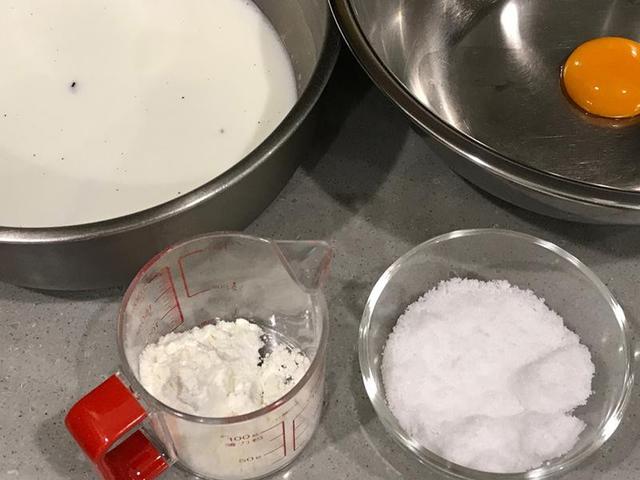 做甜品，掌握這個方法，教你調出「萬能」卡士達醬，配什麼都好吃