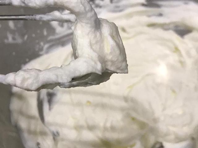 做甜品，掌握這個方法，教你調出「萬能」卡士達醬，配什麼都好吃