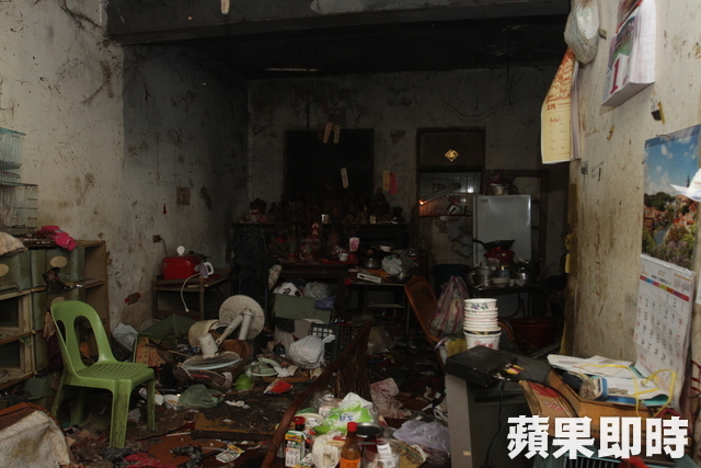 病死遭鼠啃食！回收嬤「月領7萬仍拮據」，鄰居揭「錢全都花在這」讓社工痛喊：愛心被濫用！