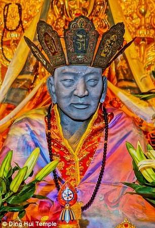 將寺廟內的千年佛像送去檢驗，沒想到掃描到「頭部」時有著驚人發現