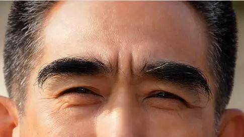 人積了陰德會在臉上留下痕跡，從你的印堂、眼下、脖子等5處，就能看出你的陰德深不深
