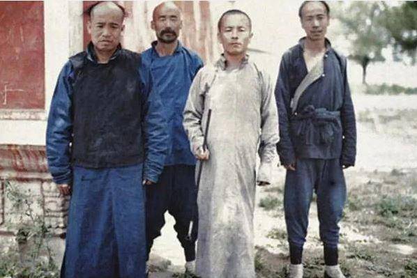 一位法國人在110年前，拍下了當時的清朝，跟我們認識的完全不一樣，別再被影視劇騙了