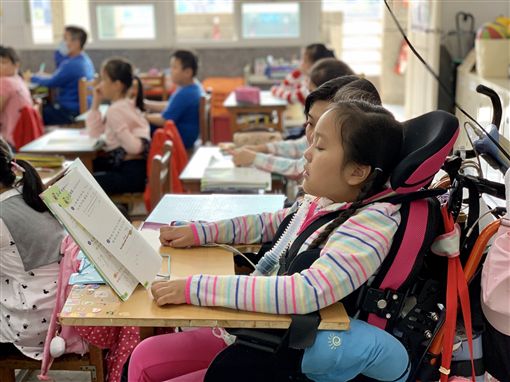 3歲珣珣車禍全癱近況曝光！經歷六年血淚燦笑「會珍惜每一天」 大談夢想「要帶爸媽出去玩」眾人心疼 