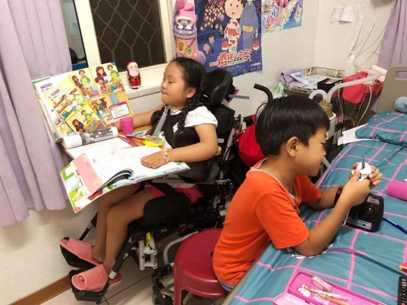 3歲珣珣車禍全癱近況曝光！經歷六年血淚燦笑「會珍惜每一天」 大談夢想「要帶爸媽出去玩」眾人心疼 