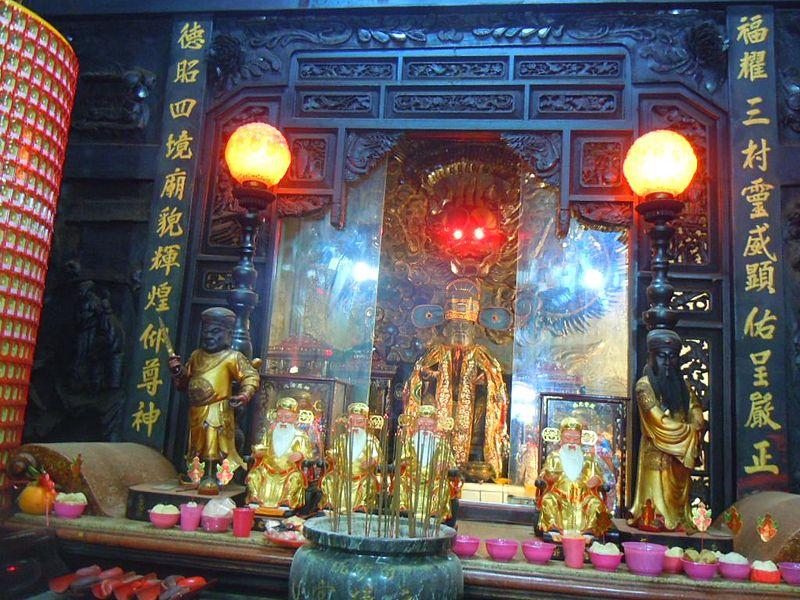 13屁孩凌晨飆台中136縣道擾山神！詭異老人招手「指天機」，網友奔往巡查驚見「藤蔓纏輪」恐怖車禍！ 