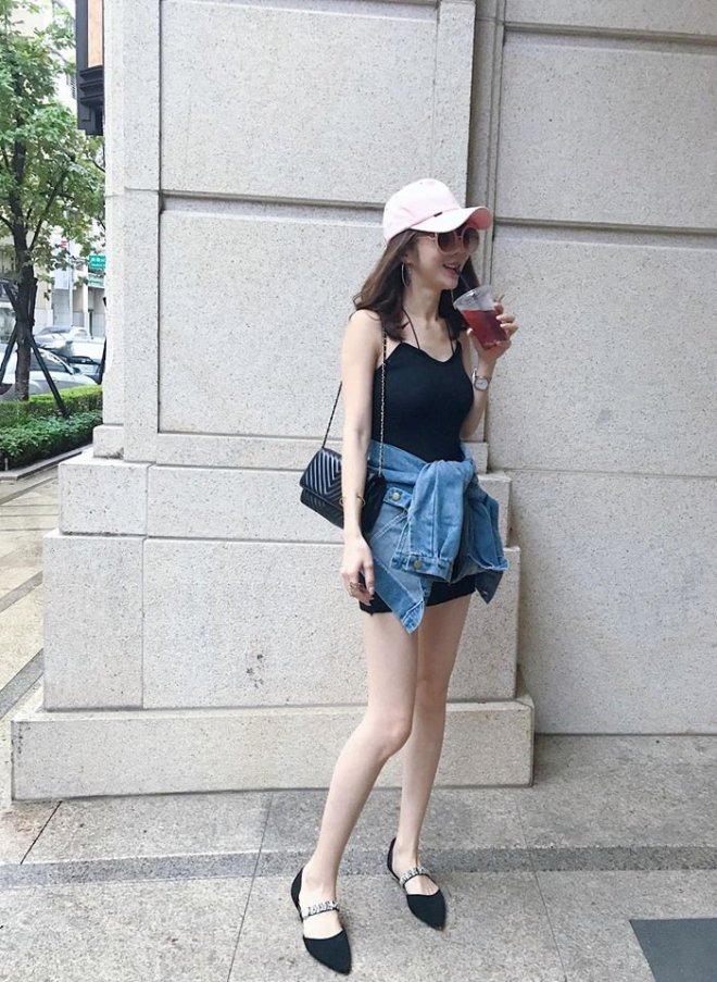 隔壁媽媽就算包緊緊還是讓人超分心！上衣一脫…風景美到受不了
