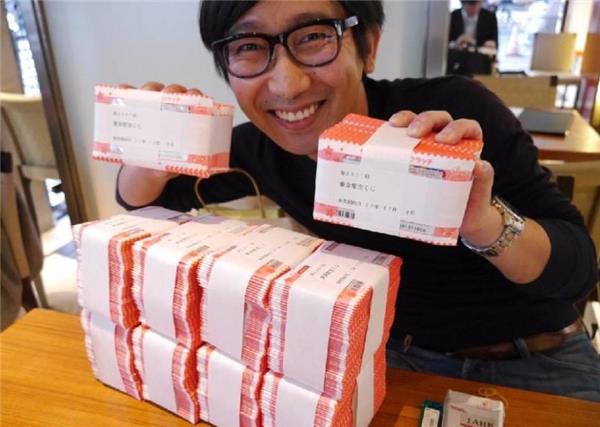 男子「花光100萬存款買刮刮樂」心想一定會中大獎！沒想到最後他的下場竟是……傻眼了！