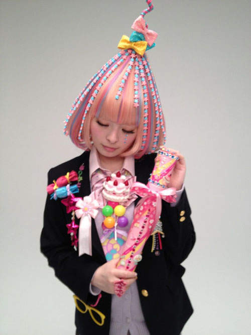 きゃりーぱみゅぱみゅ《咒怨頭》會不會突然多出另一隻......（驚）