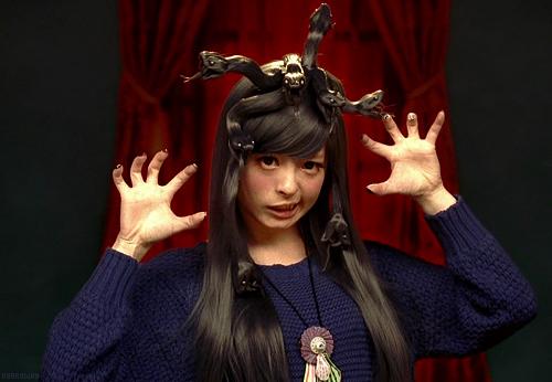 きゃりーぱみゅぱみゅ《咒怨頭》會不會突然多出另一隻......（驚）