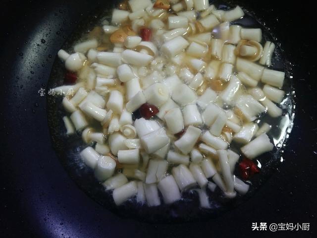 春天了，此菜別錯過，強健身體不鬧病，減肥能美容，女人要吃