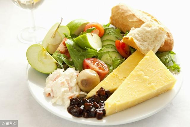 這3種食物可能會提高乳腺癌發病率，再喜歡也要戒掉了