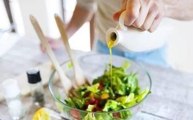 為什麼「中風」越來越多？醫生奉勸：3種食物別吃，會「加速」血管堵塞，再喜歡也要忌口