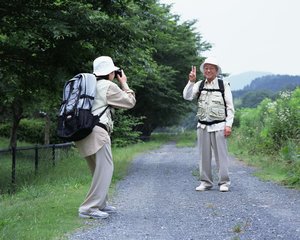 50歲開始存，65歲就有1500萬退休金，這樣存錢，照樣可以錢滾錢