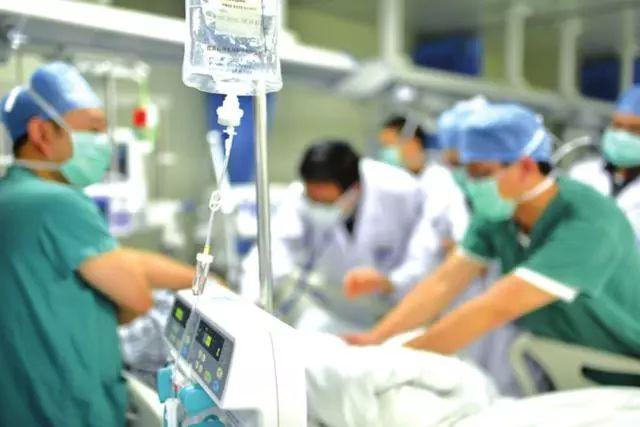 52歲男子，背痛一天，驟然離世，醫生措手不及，這病真的太兇險