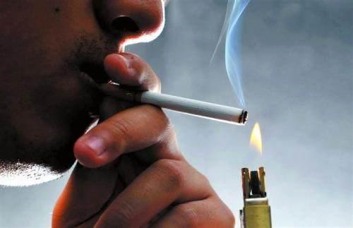 起床太猛對血壓不好，那睡覺前該如何做呢？聰明的人不會做3件事