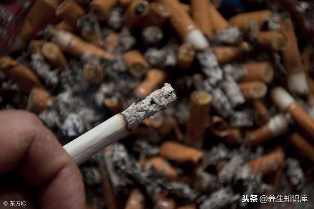 肺癌多是「拖」出來的，出現4種跡象，趁早就醫，尤其是這三類人