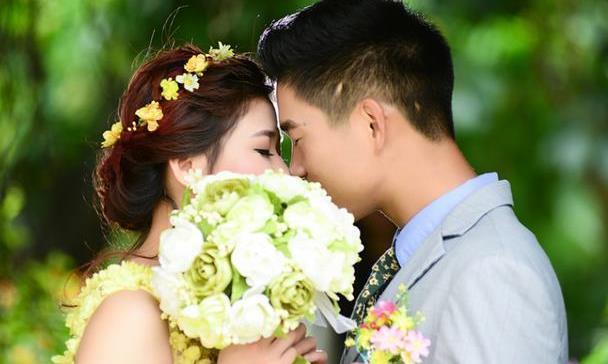 我幫婆婆修新房，婆家拆遷時婆婆把錢全都給了哥嫂，五年後我笑了