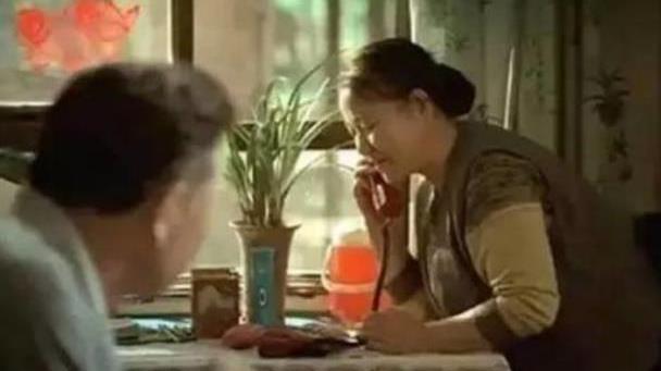 我幫婆婆修新房，婆家拆遷時婆婆把錢全都給了哥嫂，五年後我笑了