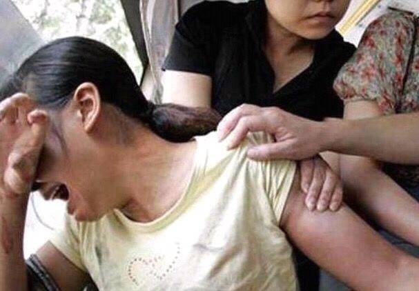 老公去世，婆婆把我和女兒趕出門，幾年後婆婆來求我救救小叔子